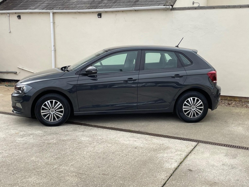 VOLKSWAGEN POLO