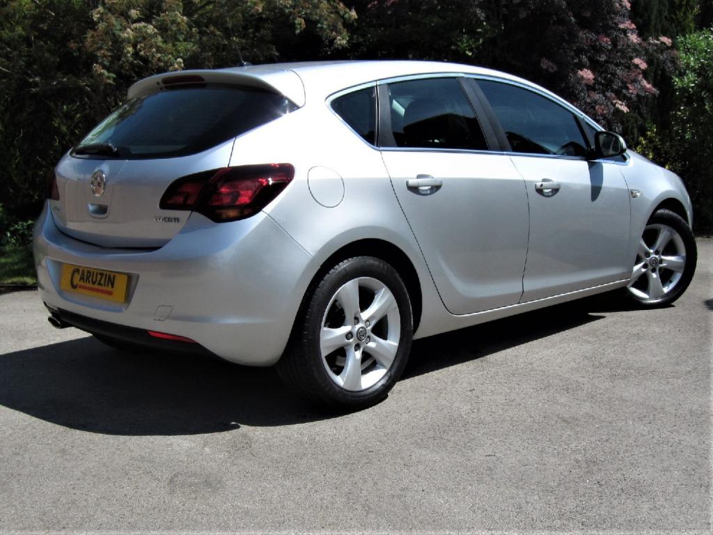 VAUXHALL ASTRA
