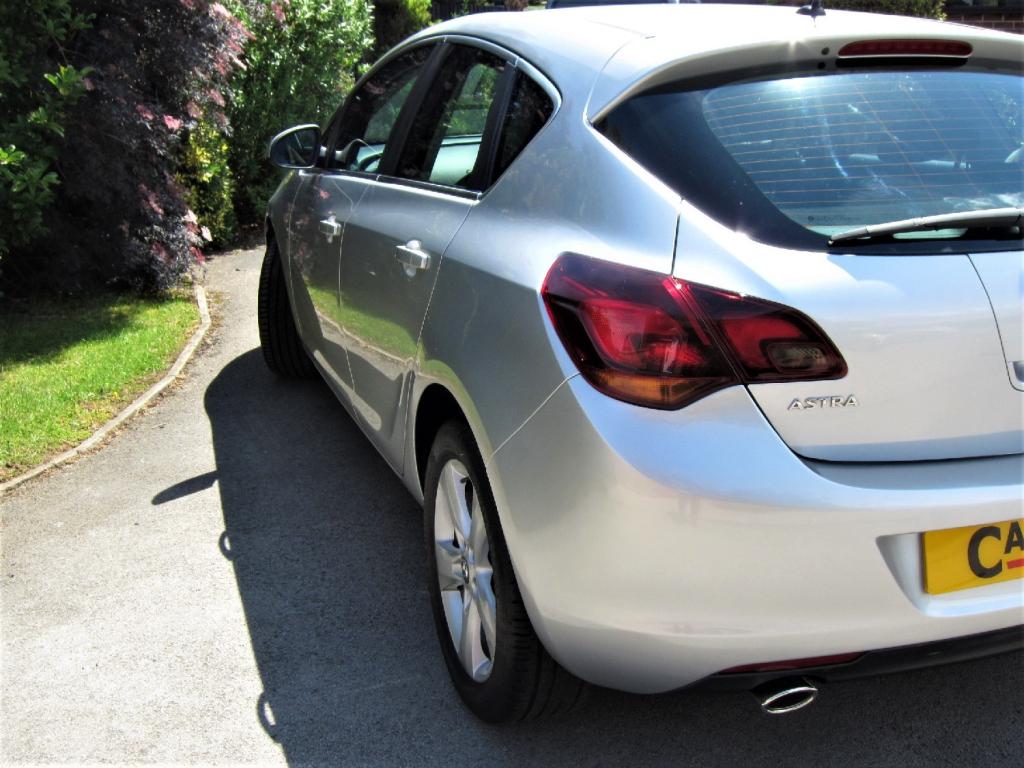VAUXHALL ASTRA