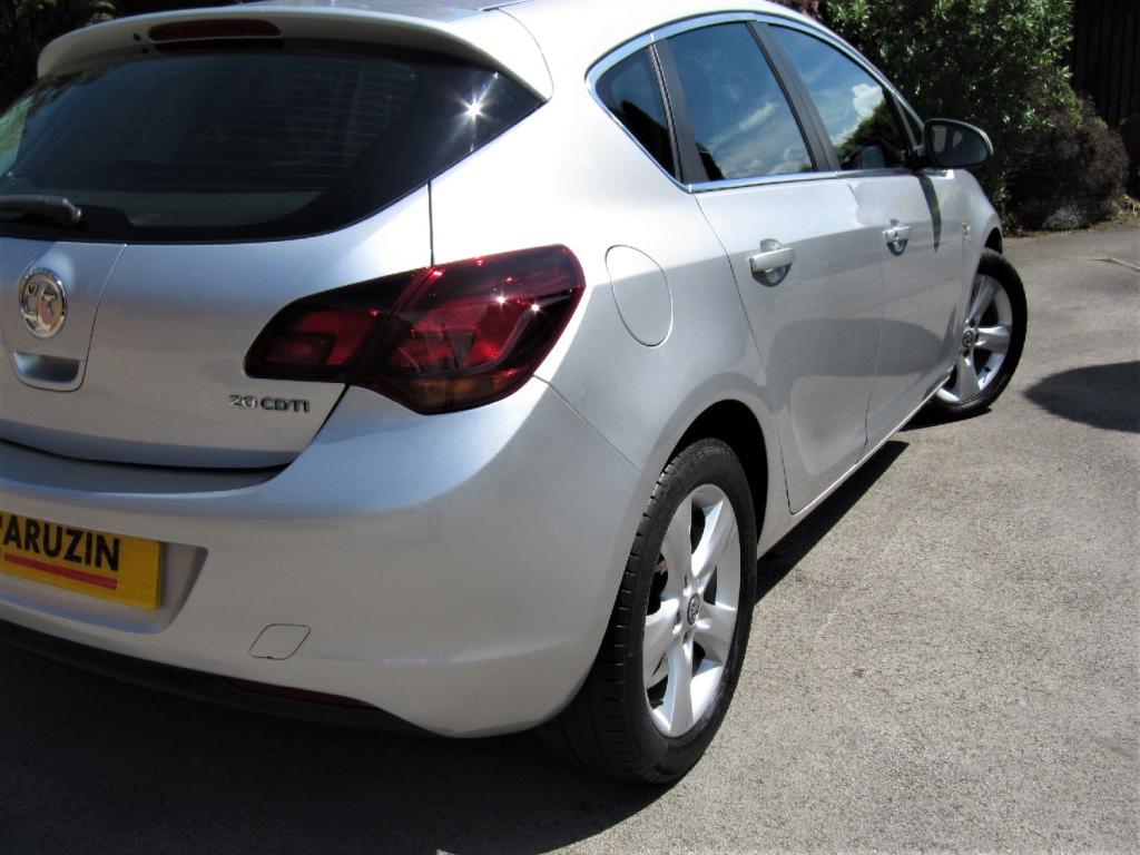 VAUXHALL ASTRA