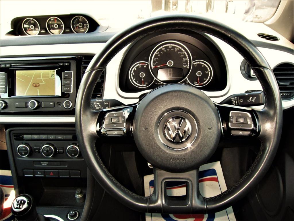 VOLKSWAGEN BEETLE