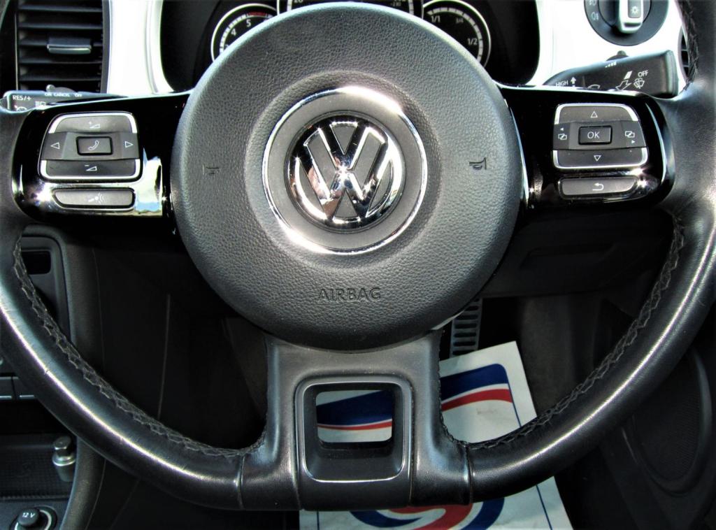 VOLKSWAGEN BEETLE