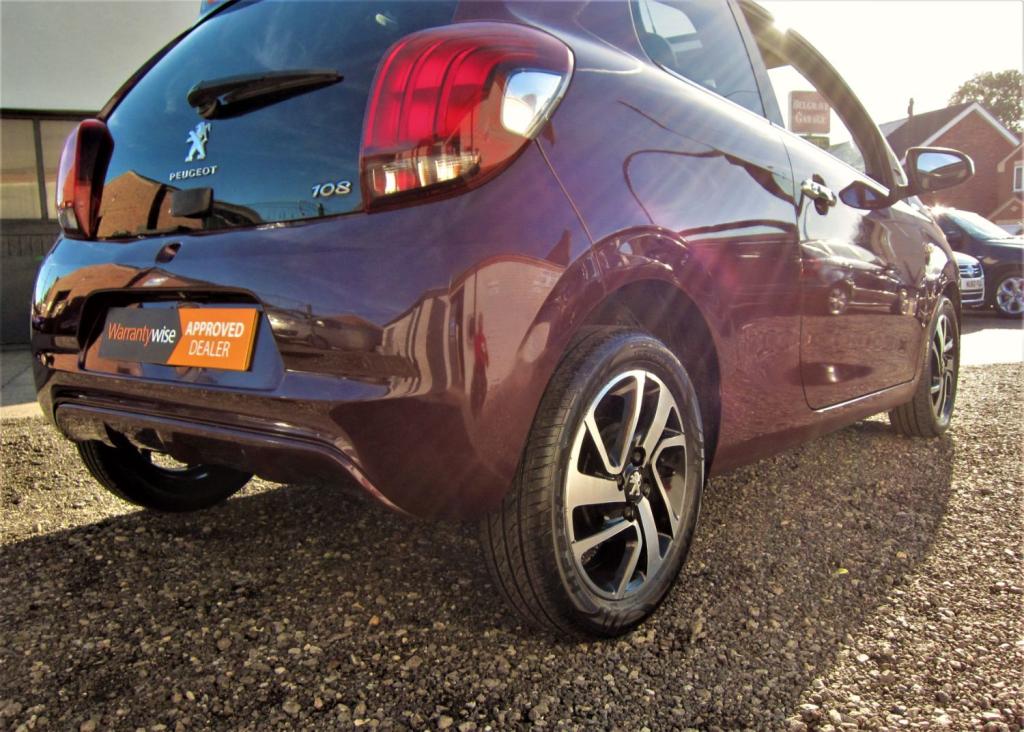 PEUGEOT 108