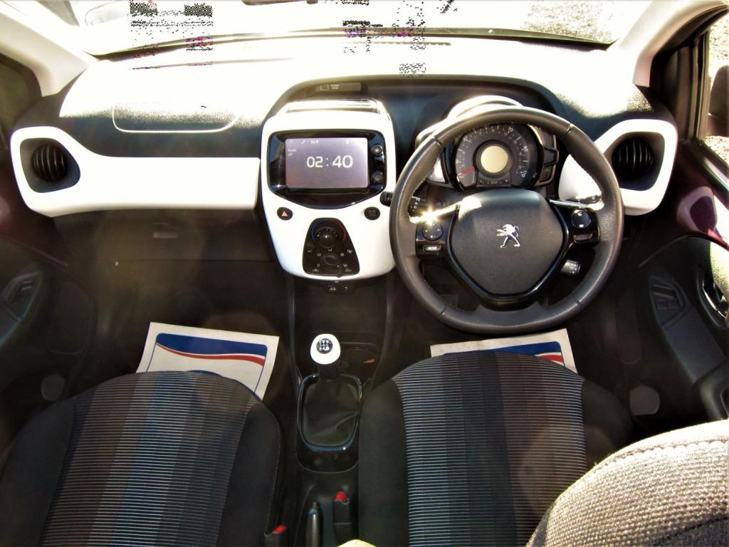 PEUGEOT 108