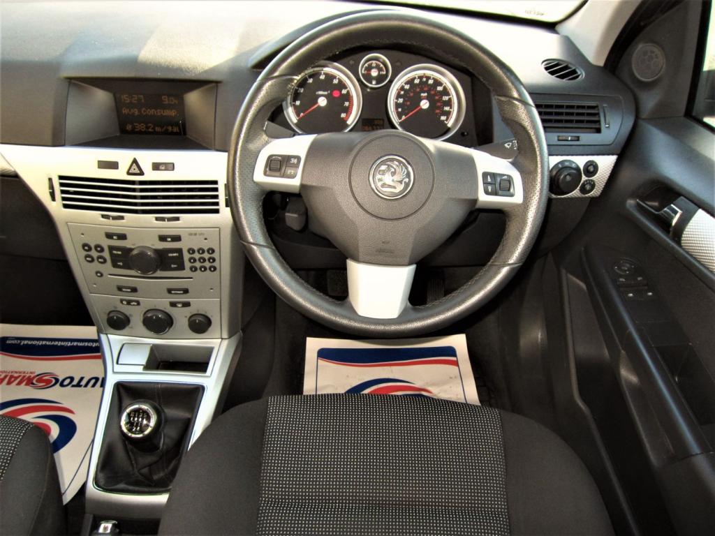 VAUXHALL ASTRA