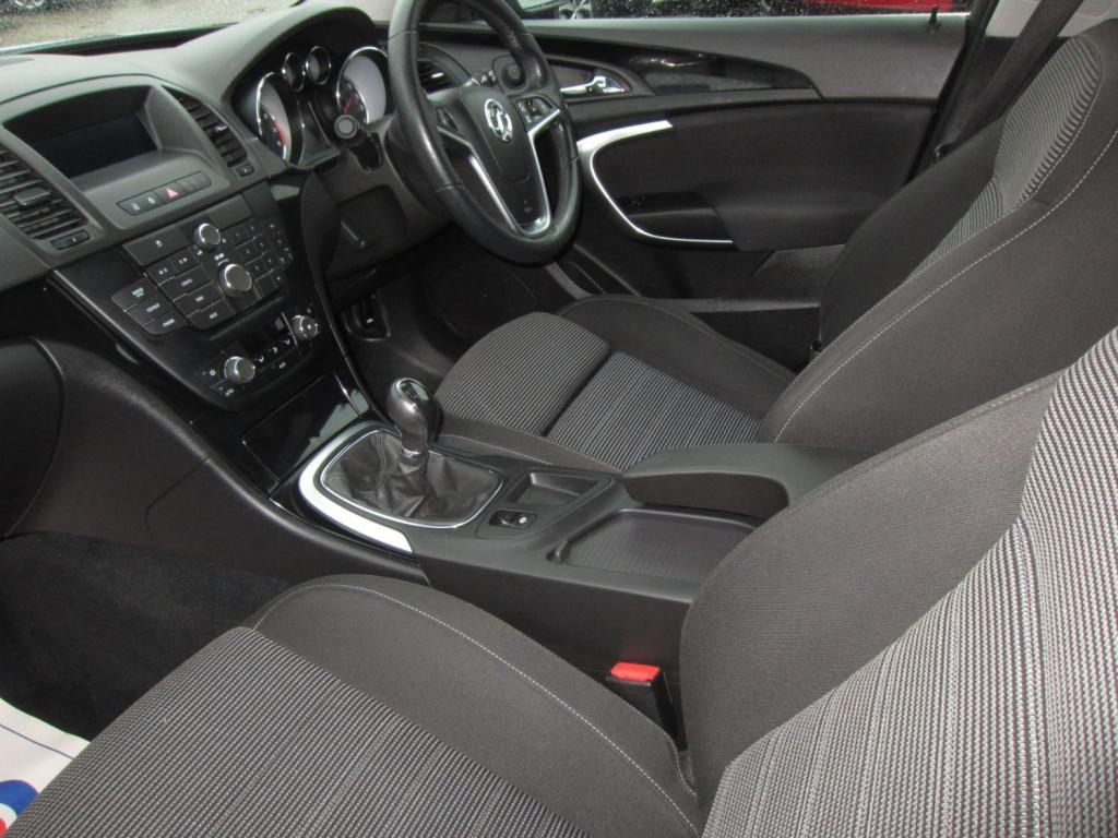 VAUXHALL INSIGNIA