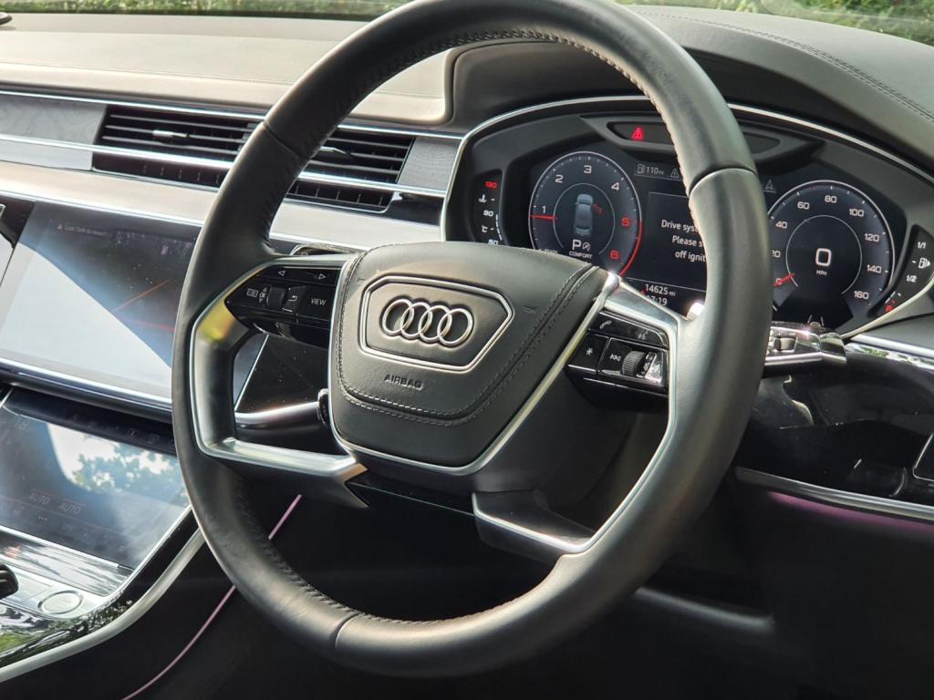 AUDI A8