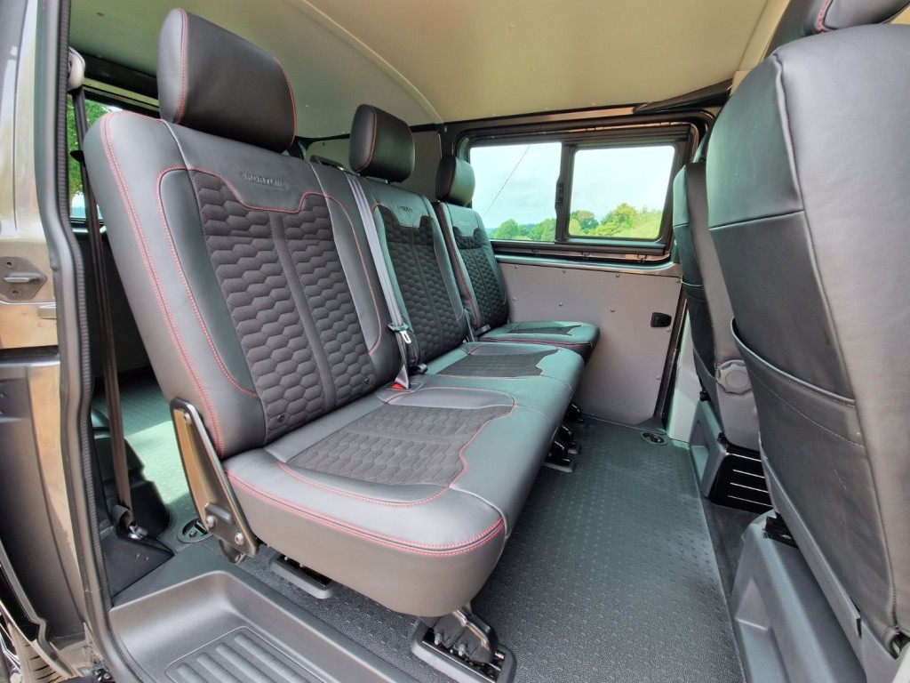 VOLKSWAGEN TRANSPORTER