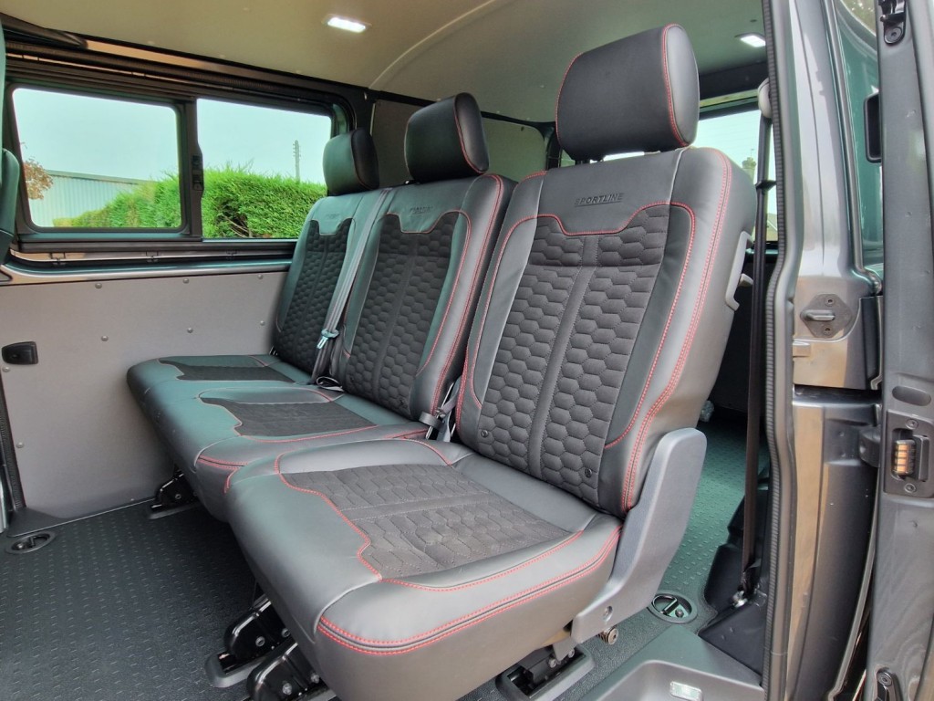 VOLKSWAGEN TRANSPORTER