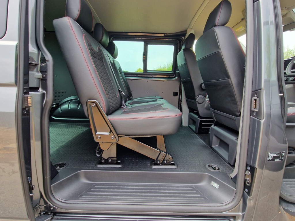 VOLKSWAGEN TRANSPORTER