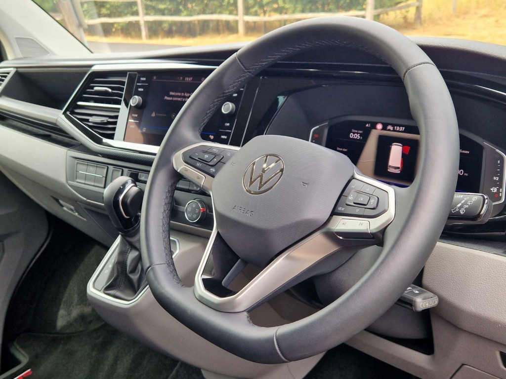 VOLKSWAGEN TRANSPORTER