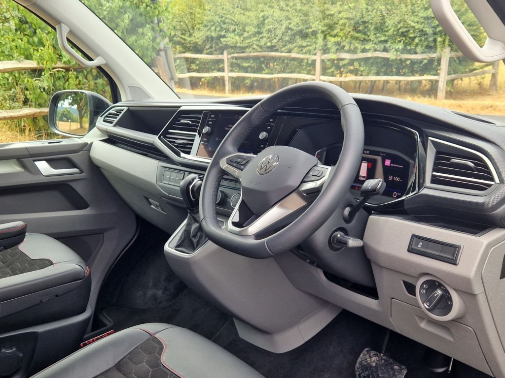 VOLKSWAGEN TRANSPORTER