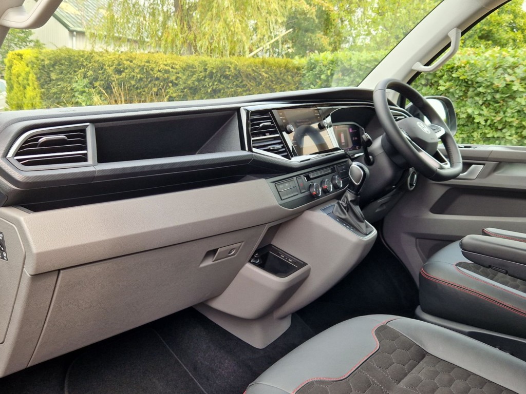 VOLKSWAGEN TRANSPORTER