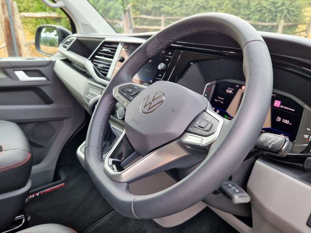 VOLKSWAGEN TRANSPORTER