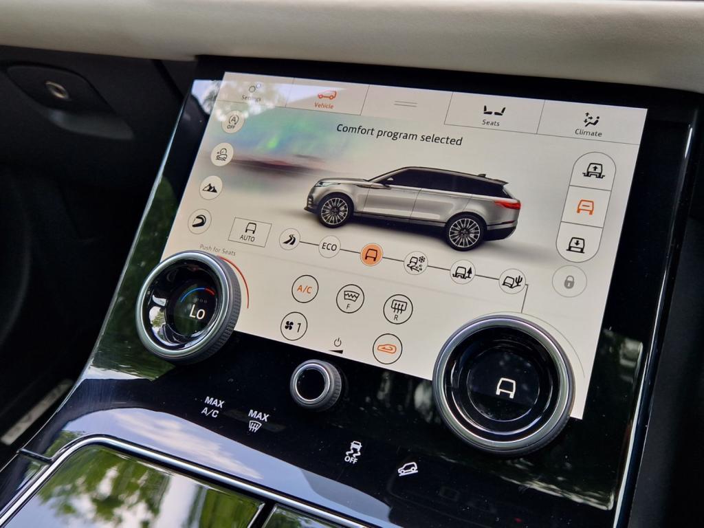 LAND ROVER RANGE ROVER VELAR