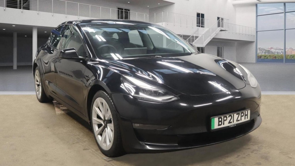 TESLA MODEL 3