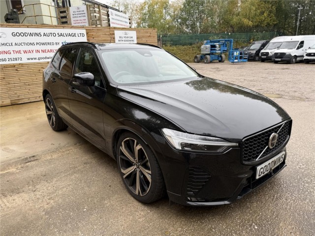 VOLVO XC60 2.0 Ultra Dark B5 AWD (250 hp)