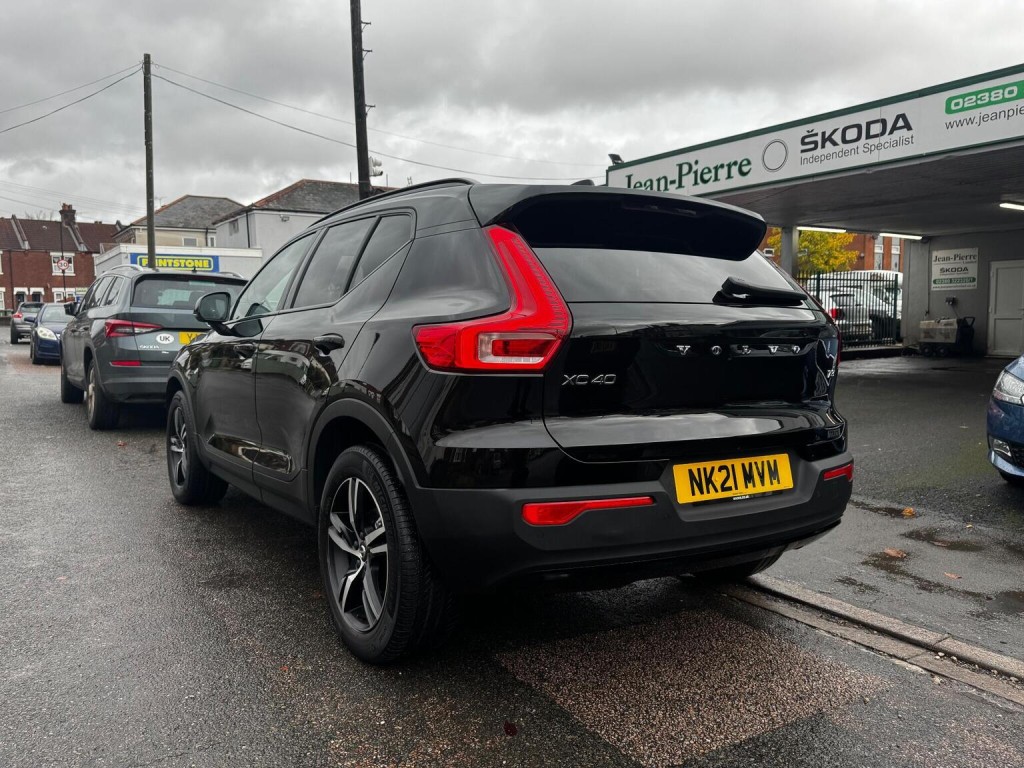 VOLVO XC40