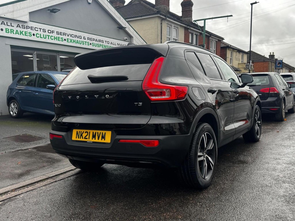 VOLVO XC40