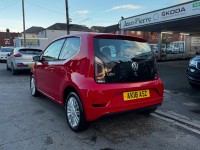 VOLKSWAGEN UP