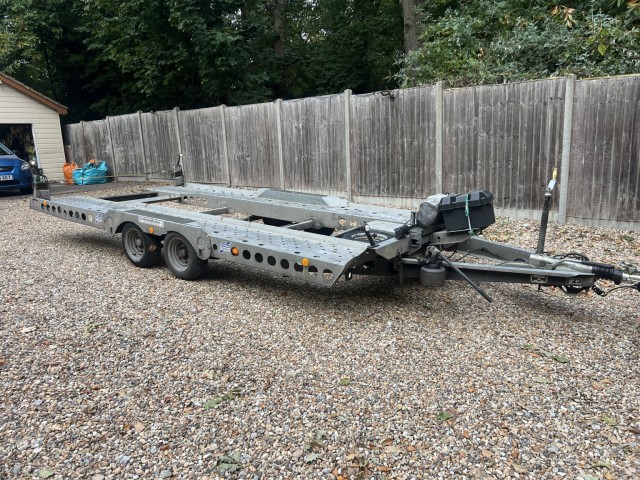 IFOR WILLIAMS HORSEBOX