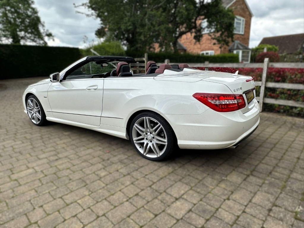 View MERCEDES-BENZ E CLASS 3.0 E350 CDI V6 BlueEfficiency Sport Edition 125