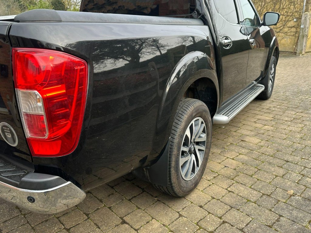 NISSAN NAVARA