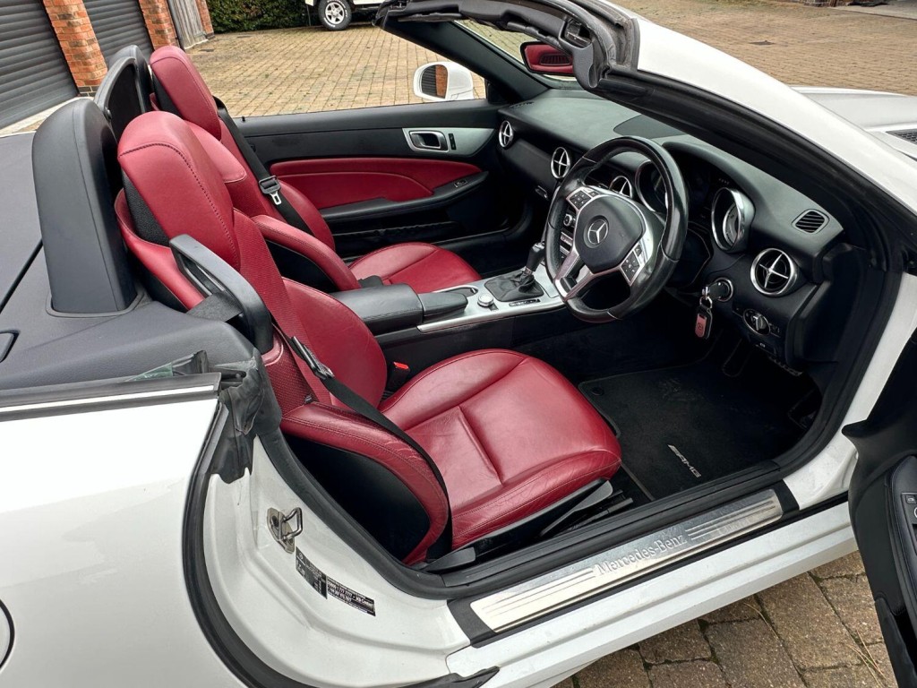 View MERCEDES-BENZ SLK 2.1 SLK250 CDI AMG Sport