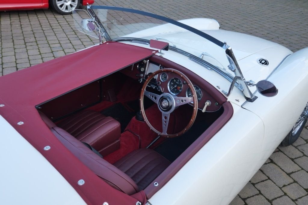 MG MGA