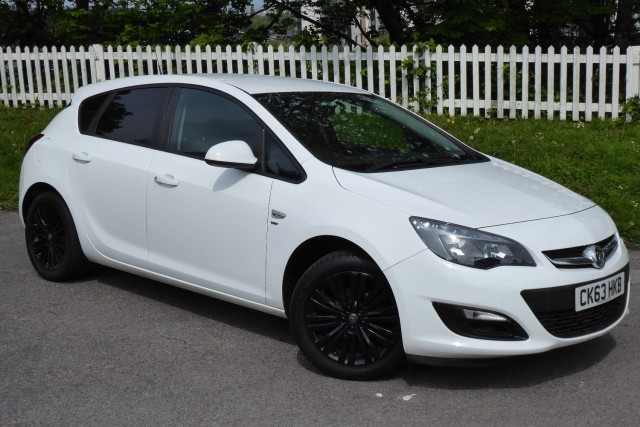 VAUXHALL ASTRA