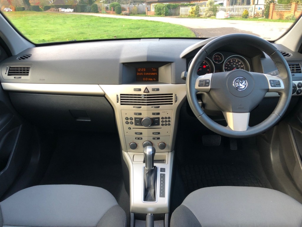 VAUXHALL ASTRA