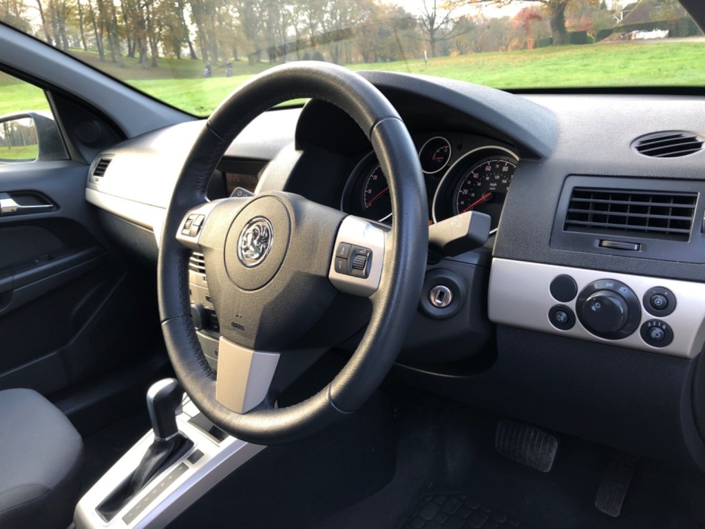 VAUXHALL ASTRA