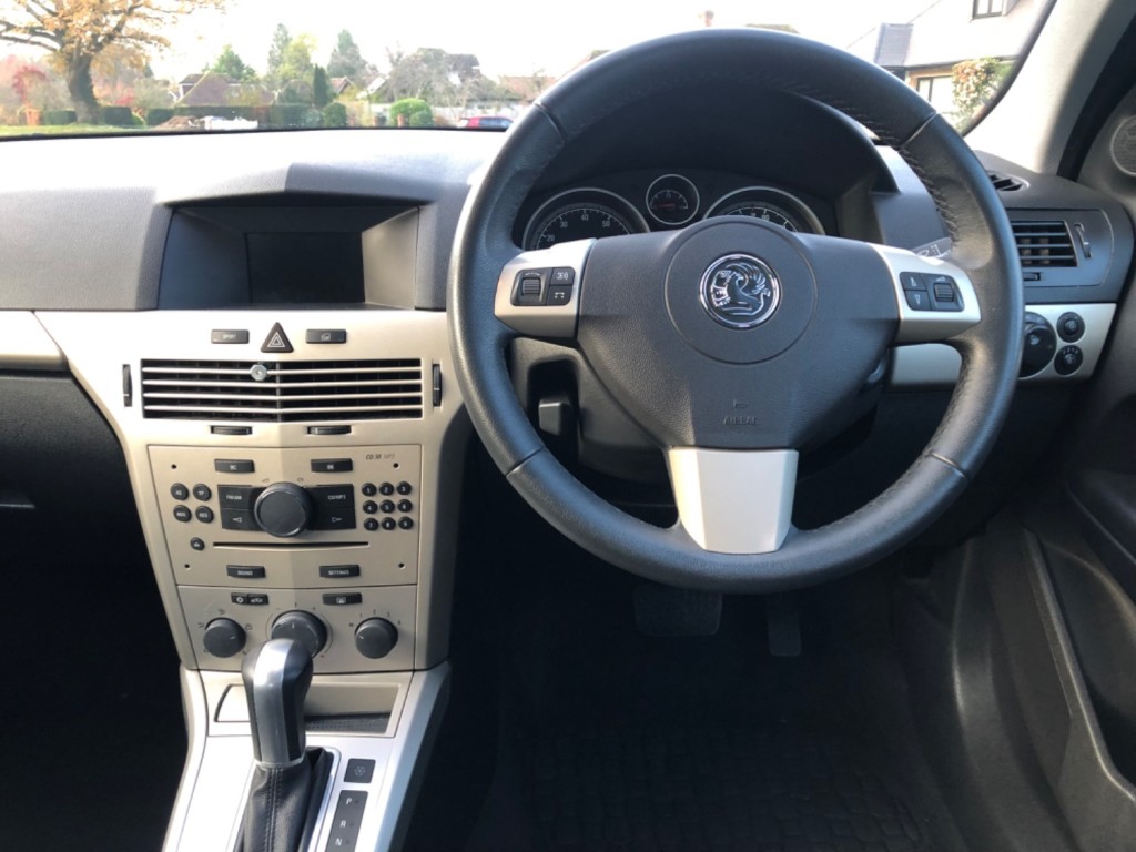 VAUXHALL ASTRA