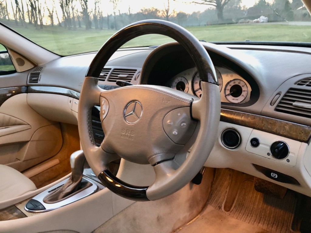 MERCEDES-BENZ E CLASS