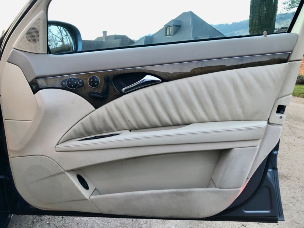 MERCEDES-BENZ E CLASS