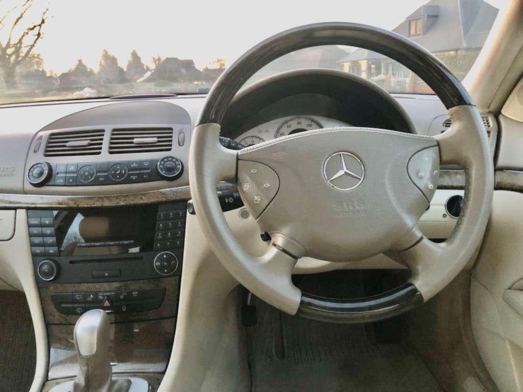 MERCEDES-BENZ E CLASS