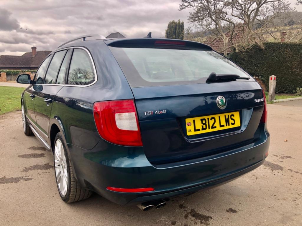 SKODA SUPERB