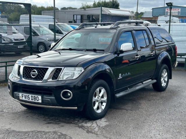 NISSAN NAVARA 2.5 dCi Salomon Auto 4WD Euro 5 4dr