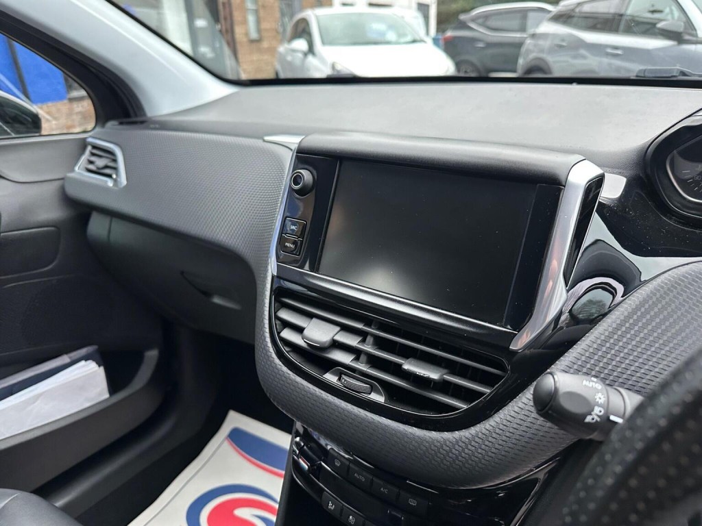 PEUGEOT 208 1.2 PureTech GT Line Euro 6 (s/s) 5dr 2015