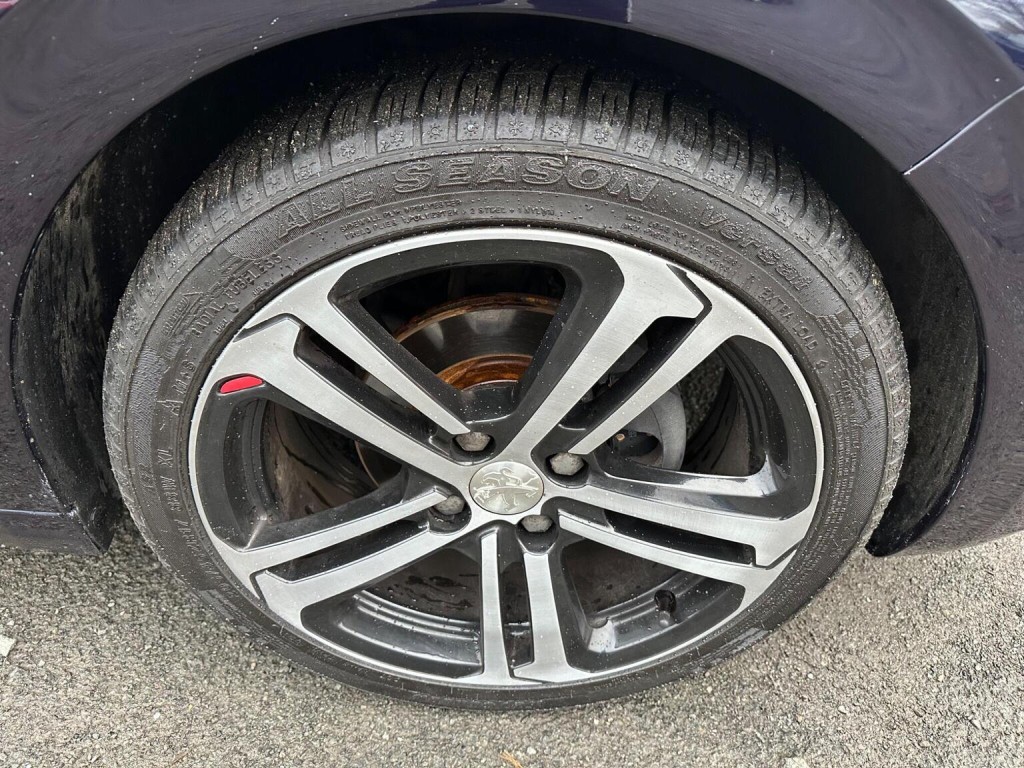 PEUGEOT 208 1.2 PureTech GT Line Euro 6 (s/s) 5dr 2015