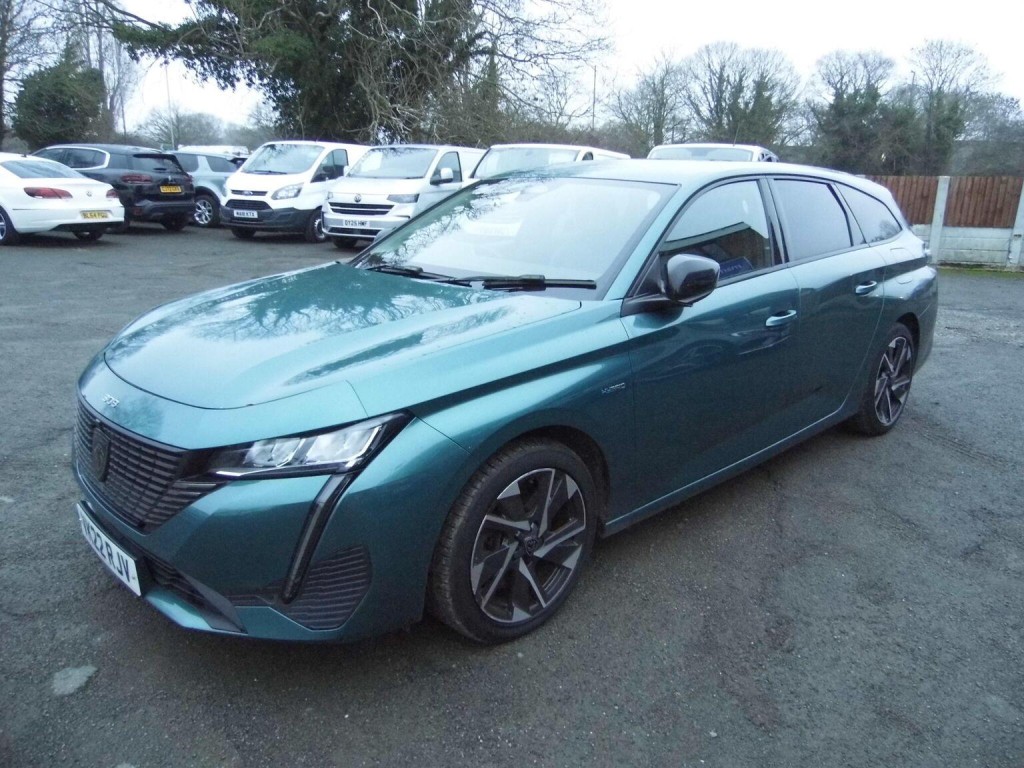 View PEUGEOT 308 SW 1.6 12.4kWh Allure Premium e-EAT Euro 6 (s/s) 5dr