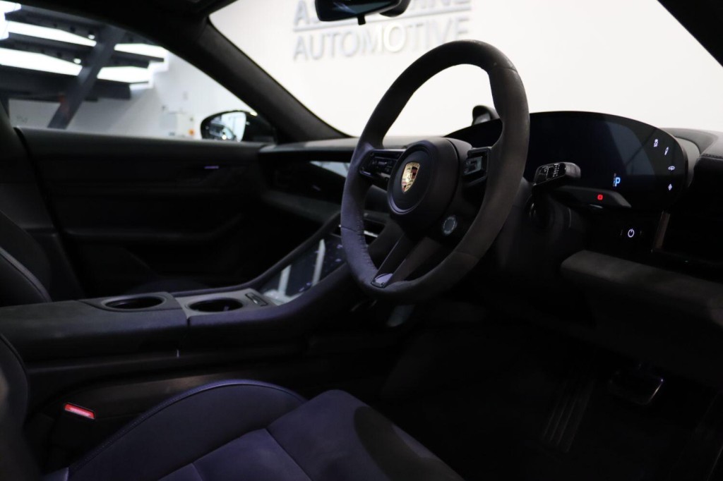 PORSCHE TAYCAN Performance Plus 93.4kWh GTS 2023