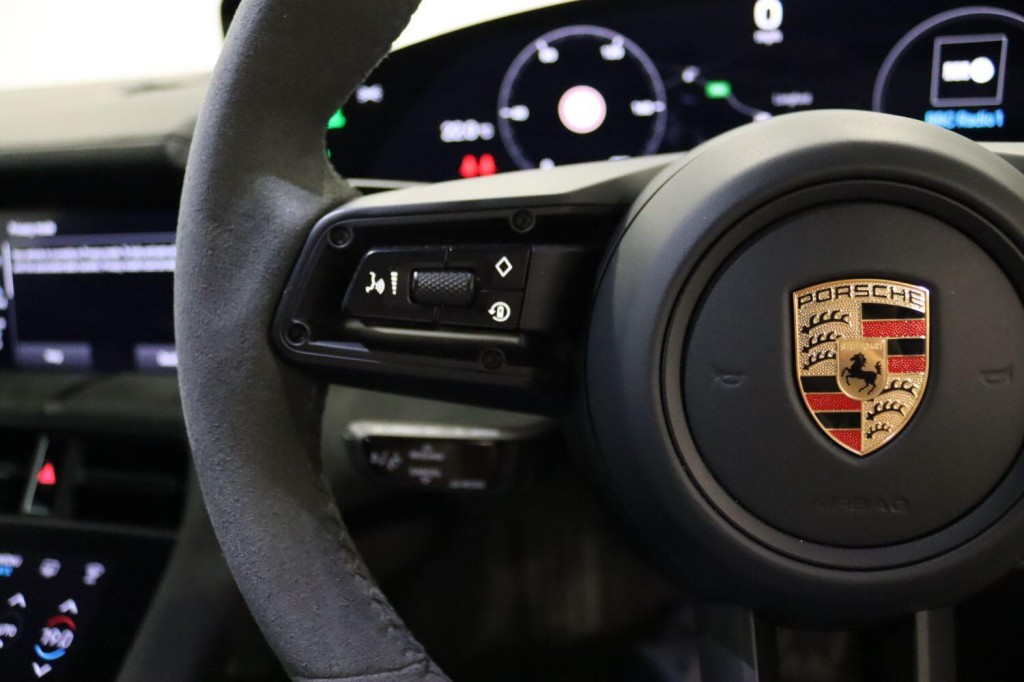 PORSCHE TAYCAN Performance Plus 93.4kWh GTS 2023