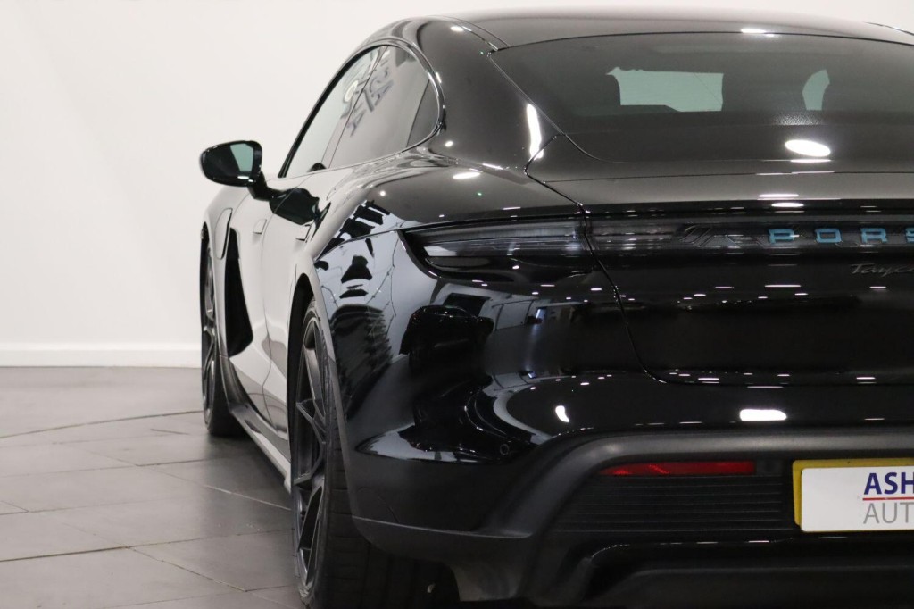 PORSCHE TAYCAN Performance Plus 93.4kWh GTS 2023