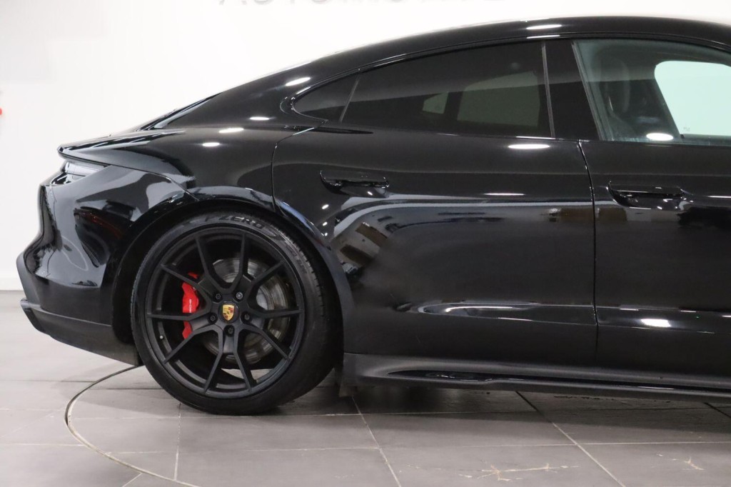 PORSCHE TAYCAN Performance Plus 93.4kWh GTS 2023