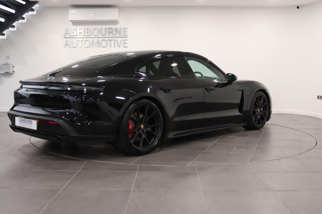 PORSCHE TAYCAN Performance Plus 93.4kWh GTS 2023