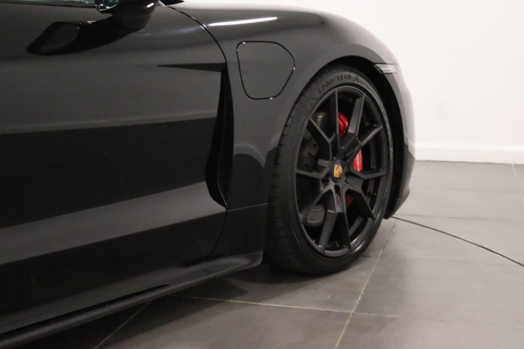 PORSCHE TAYCAN Performance Plus 93.4kWh GTS 2023