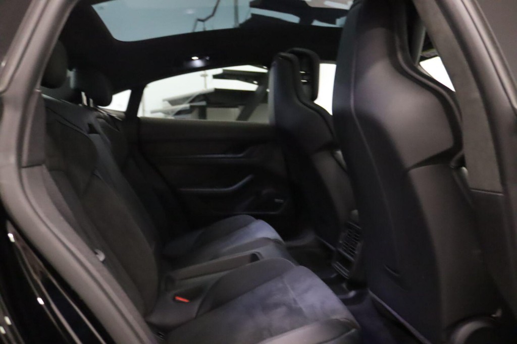 PORSCHE TAYCAN Performance Plus 93.4kWh GTS 2023