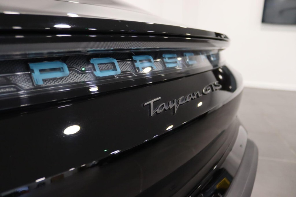 PORSCHE TAYCAN Performance Plus 93.4kWh GTS 2023