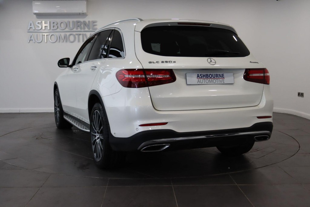 MERCEDES-BENZ GLC 2.1 GLC250d AMG Line 2017